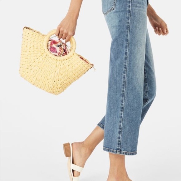 NWT-JUSTFAB-YELLOW BEACH DAY TOTE - Picture 2 of 8